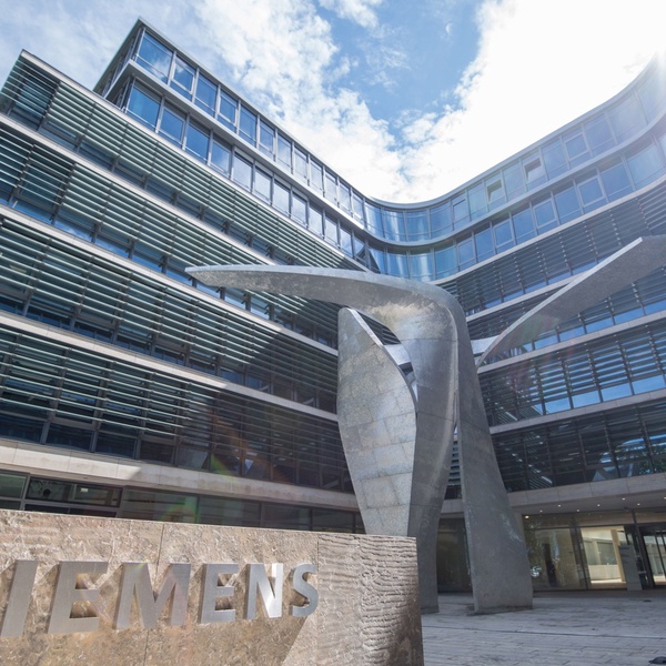 西门子：工业高标准下，AI 对软件业务冲击有限