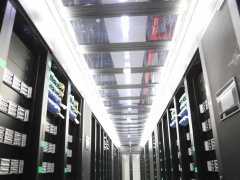 需求塞爆服务器，OpenAI、谷歌对 Sora 和 Nano Banana Pro 采取“限流”措施