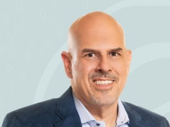 甲骨文 CEO 西西里亚：AI 不会取代人类，而是增强能力