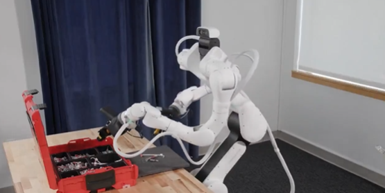 机器人迎来“ChatGPT时刻”!Generalist发布GEN-0,27万小时真实数据催生首个具身智能缩放定律